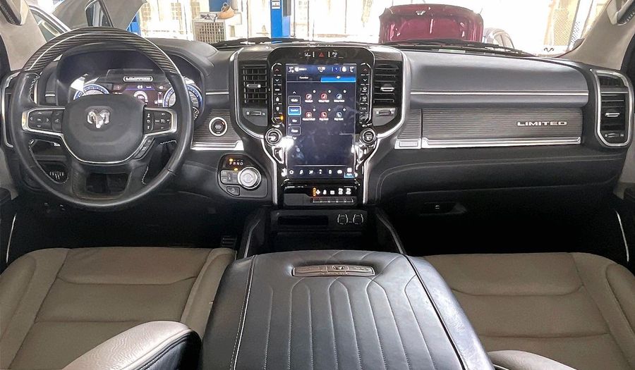 Ram 1500 LIMITED CREW CAB Pickup 2022