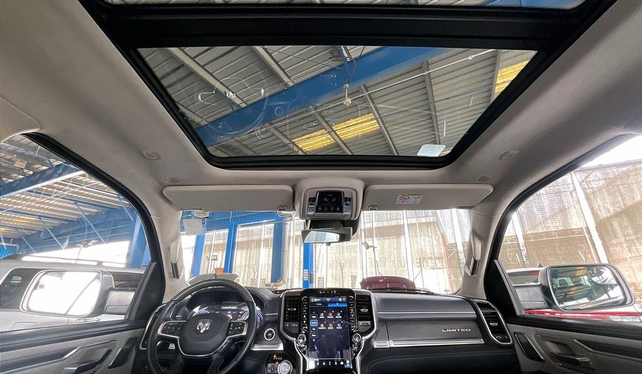 Ram 1500 LIMITED CREW CAB Pickup 2022