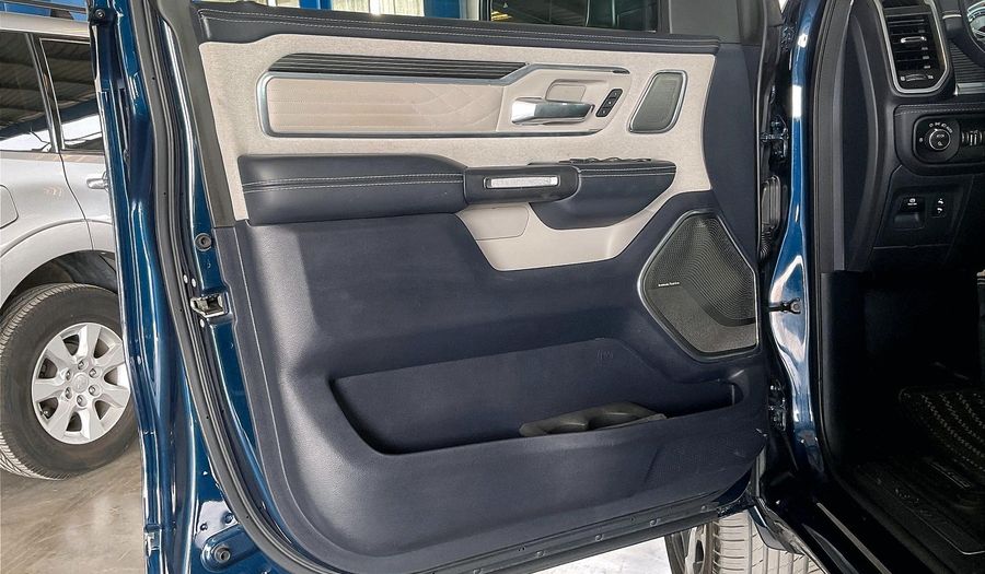Ram 1500 LIMITED CREW CAB Pickup 2022
