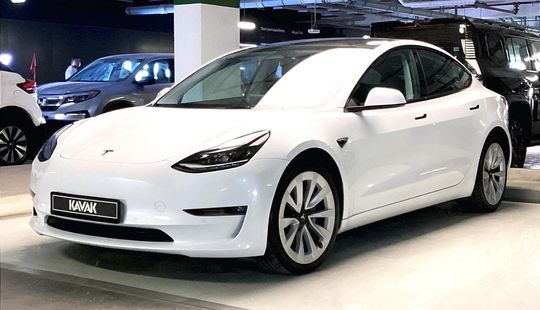Tesla • Model 3