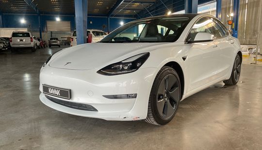 Tesla • Model 3