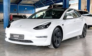 Tesla • Model 3