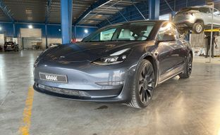 Tesla • Model 3