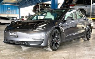 Tesla • Model 3
