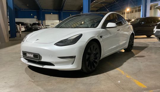 Tesla • Model 3