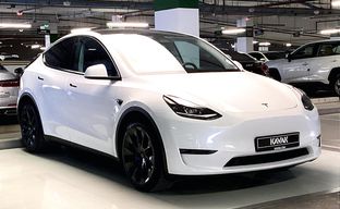 Tesla • Model Y