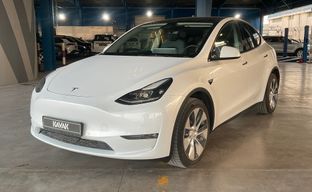 Tesla • Model Y