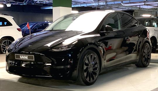 Tesla • Model Y
