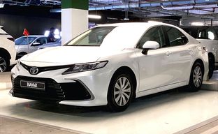 Toyota • Camry