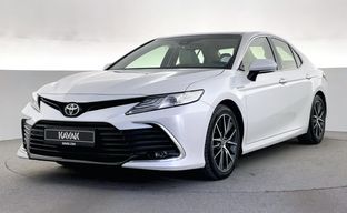 Toyota • Camry