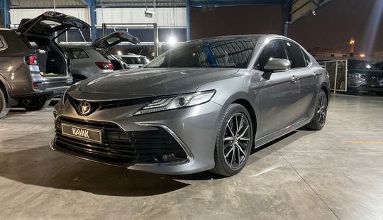 Toyota • Camry