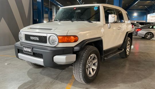 Toyota • FJ Cruiser