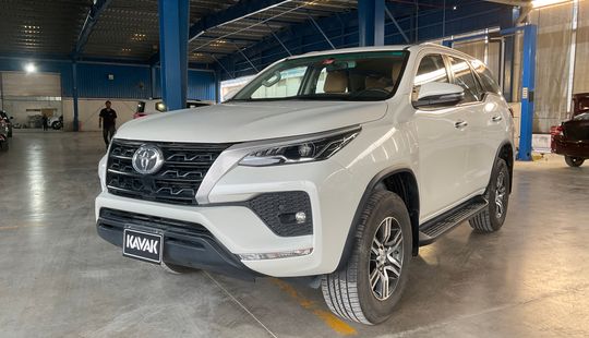 Toyota • Fortuner