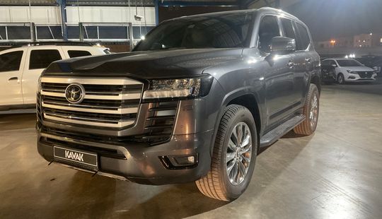 Toyota • Land Cruiser