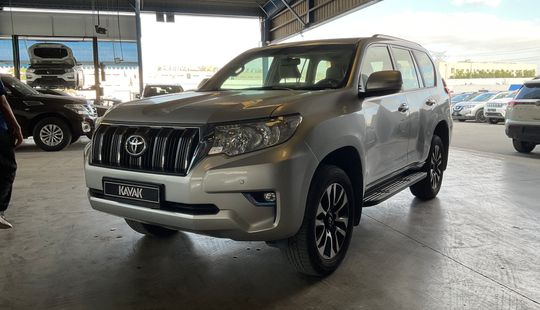 Toyota • Land Cruiser Prado