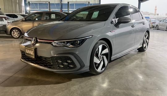 Volkswagen • Golf