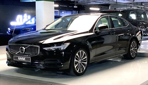 Volvo S90 B5 MOMENTUM Sedan 2022