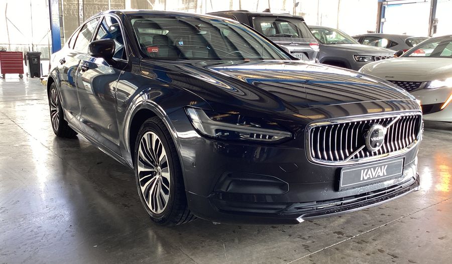 Volvo S90 B5 MOMENTUM Sedan 2022