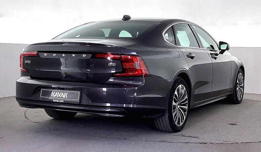 Volvo S90 B5 MOMENTUM Sedan 2022