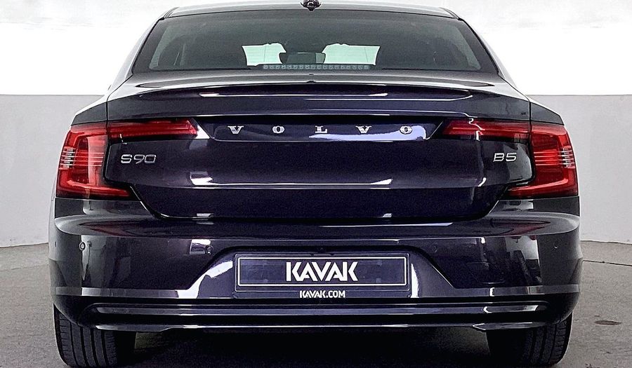 Volvo S90 B5 MOMENTUM Sedan 2022