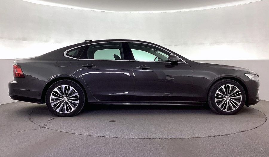 Volvo S90 B5 MOMENTUM Sedan 2022
