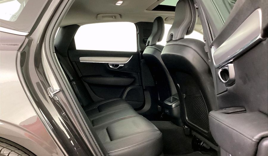 Volvo S90 B5 MOMENTUM Sedan 2022