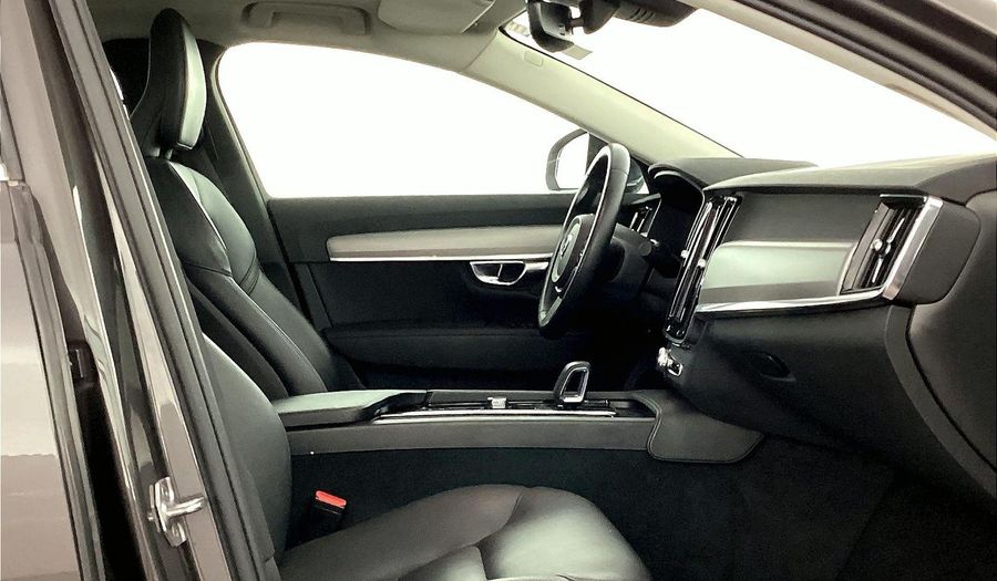 Volvo S90 B5 MOMENTUM Sedan 2022