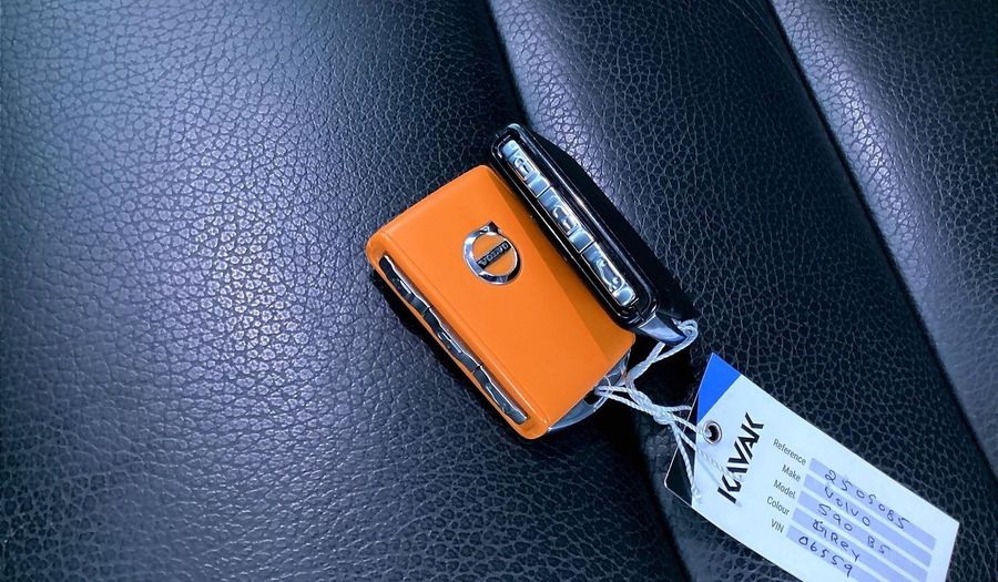 Volvo S90 B5 MOMENTUM Sedan 2022