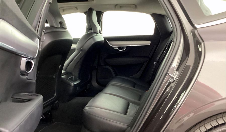 Volvo S90 B5 MOMENTUM Sedan 2022