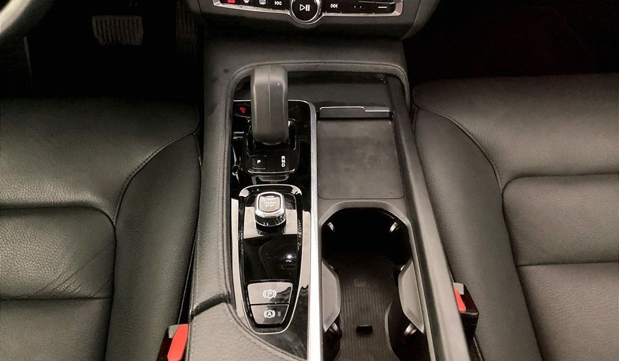 Volvo S90 B5 MOMENTUM Sedan 2022