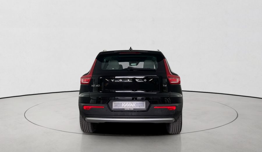Volvo Xc40 2.0 T4 MOMENTUM AUTO Suv 2022