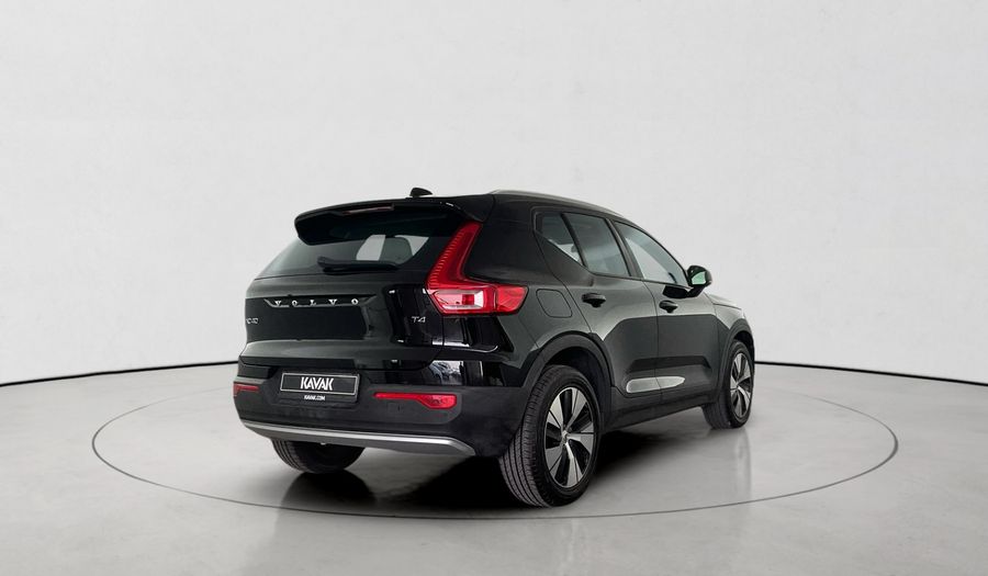 Volvo Xc40 2.0 T4 MOMENTUM AUTO Suv 2022