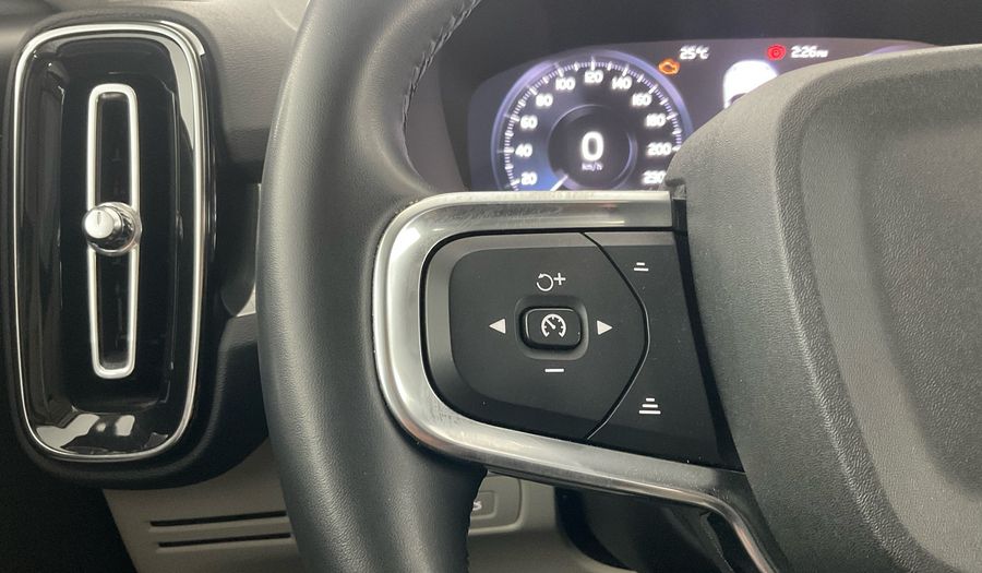 Volvo Xc40 2.0 T4 MOMENTUM AUTO Suv 2022