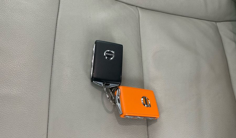 Volvo Xc40 2.0 T4 MOMENTUM AUTO Suv 2022