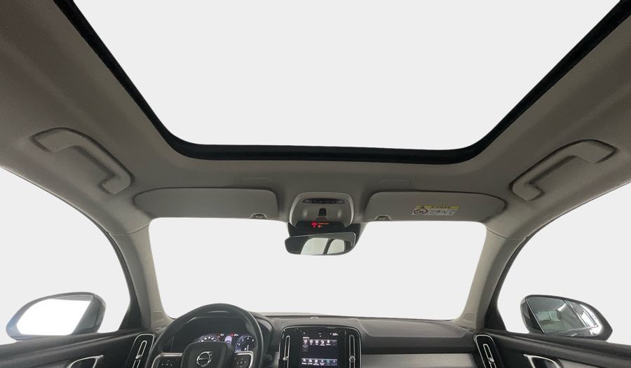 Volvo Xc40 2.0 T4 MOMENTUM AUTO Suv 2022
