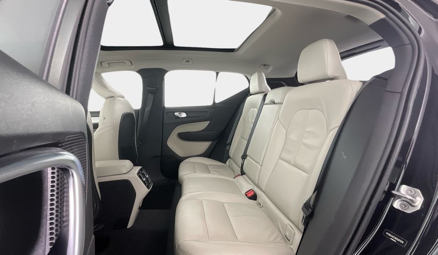 Volvo Xc40 2.0 T4 MOMENTUM AUTO Suv 2022