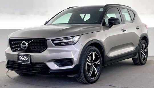 Volvo • XC40