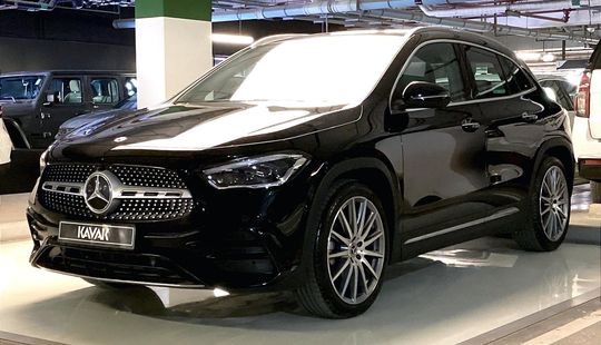 Mercedes Benz • GLA 200