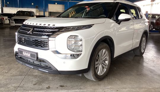 Mitsubishi • Outlander