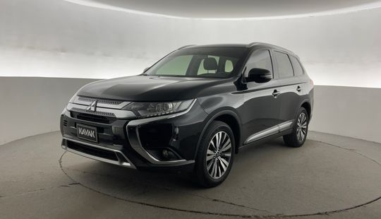 Mitsubishi • Outlander