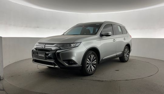 Mitsubishi • Outlander