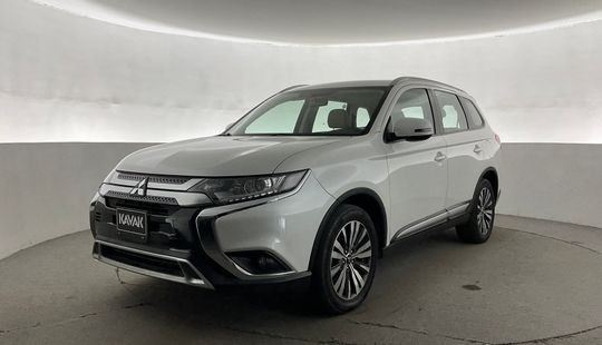 Mitsubishi • Outlander