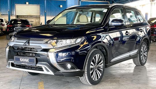 Mitsubishi • Outlander