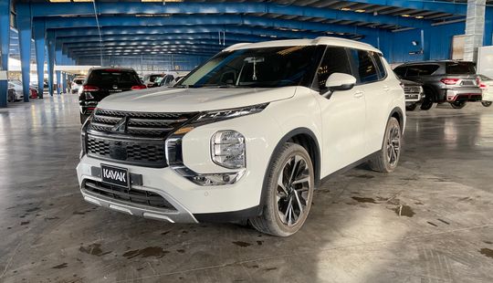 Mitsubishi • Outlander