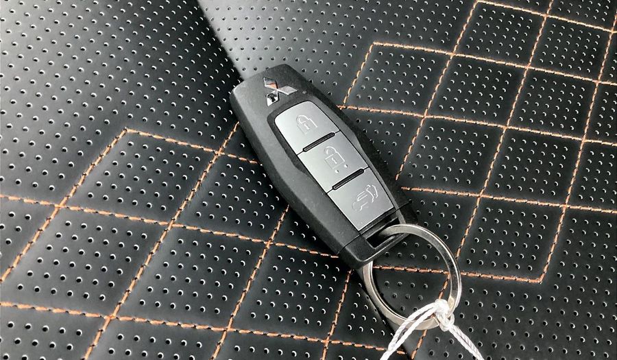 Mitsubishi Outlander PREMIUM - LAUNCH EDITION Suv 2023