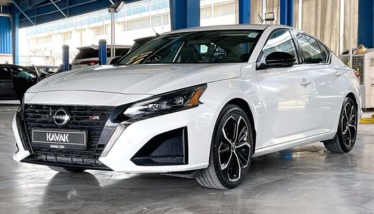 Nissan • Altima