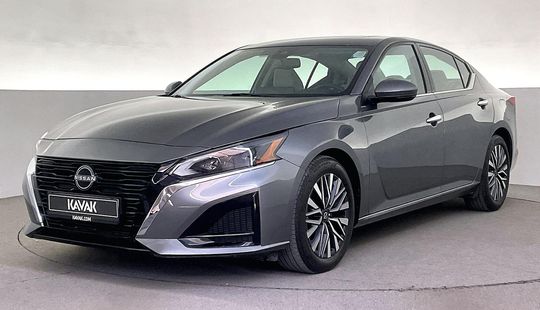 Nissan • Altima