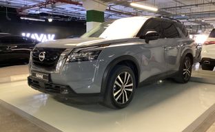 Nissan • Pathfinder