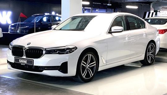 BMW • 520i