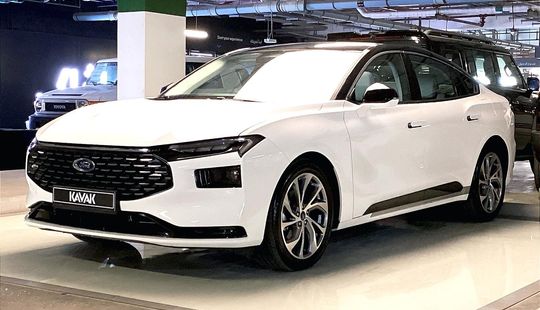 Ford Taurus Titanium-2023